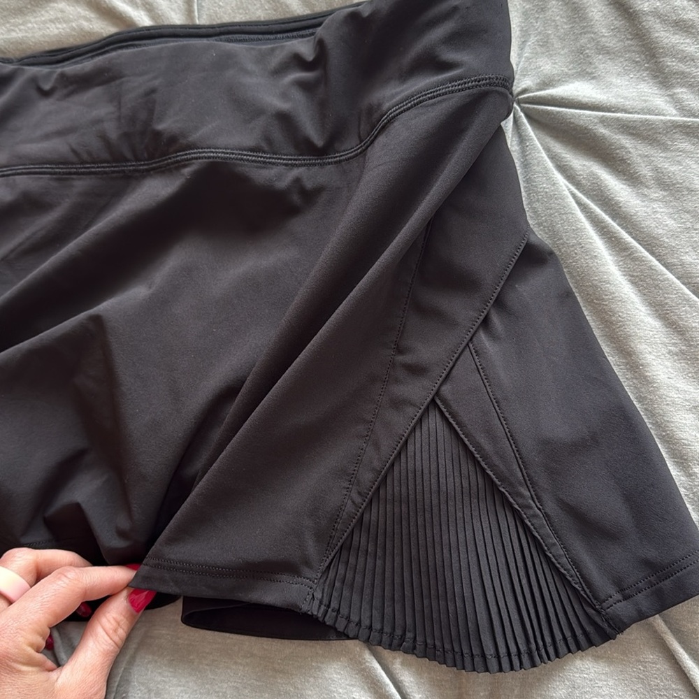 Lululemon skort - Picture 6 of 7